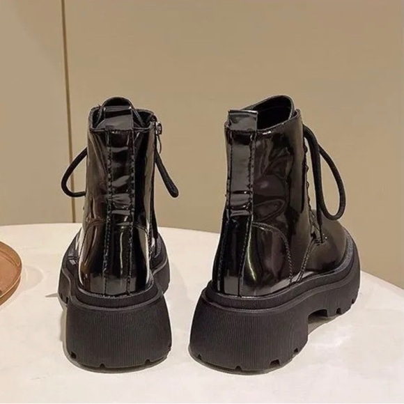 cushionaire platform boots